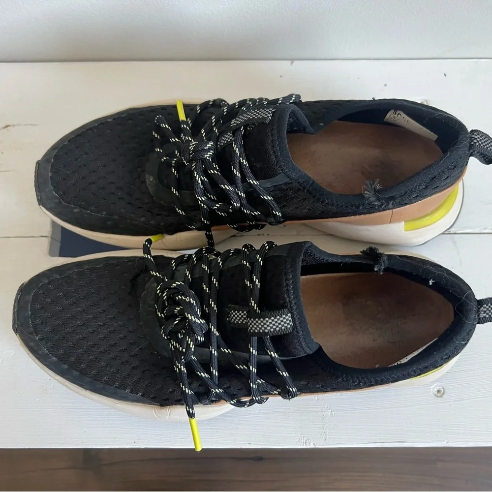 Sorel Black and Beige Athletic Shoes - Size 8 - Picture 3 of 5